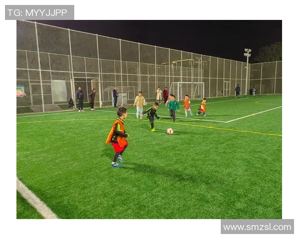 从草地到绿茵场足球明星与母亲的温情岁月与奋斗历程